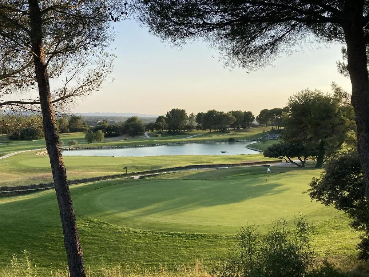 La Perle Du Golf -Magnifique Vue Clim Linge Golf Saumane 6P Piscine Tennis France