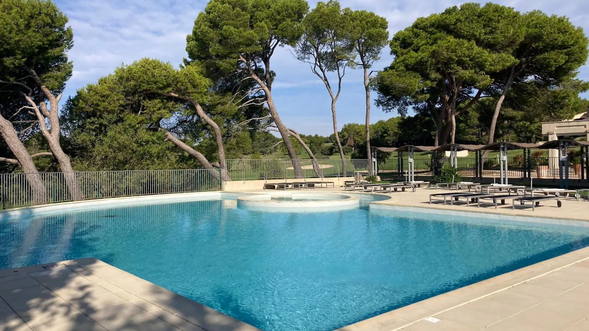 Apartmán La Perle Du Golf -Magnifique Vue Clim Linge Golf Saumane 6P Piscine Tennis