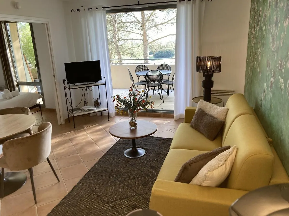 Appartement La Perle Du Golf -Magnifique Vue Clim Linge Golf Saumane 6P Piscine Tennis
